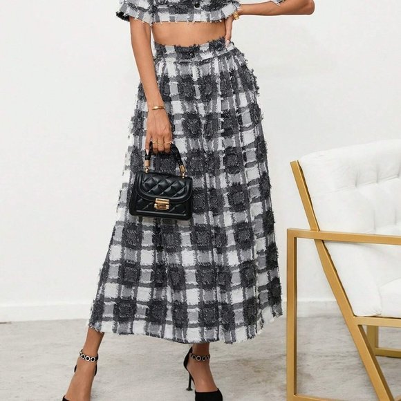 Black and White Casual Womens Plaid Print Button Front Crop Blouse & Skirt - Picture 4 of 4